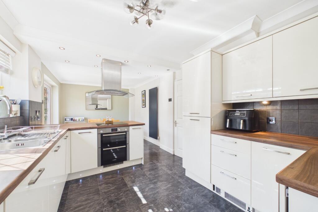 Ormathwaites Corner, Warfield, Bracknell, Berkshire, RG42 - View 3