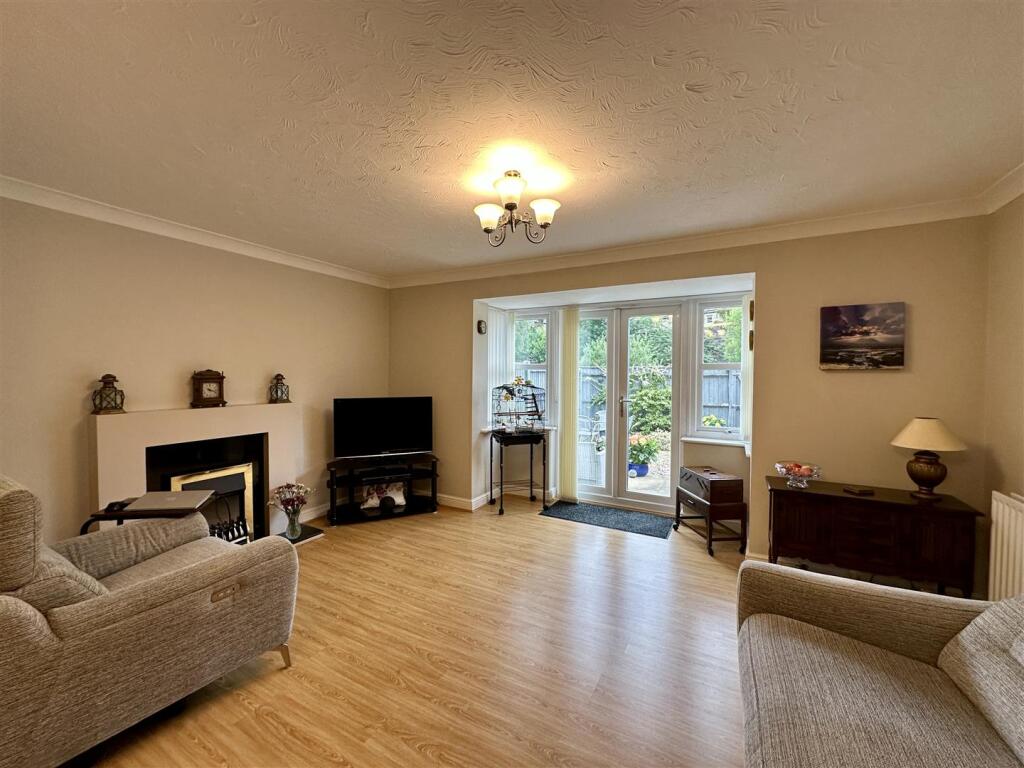 Station Road, Chinley, High Peak photo 4