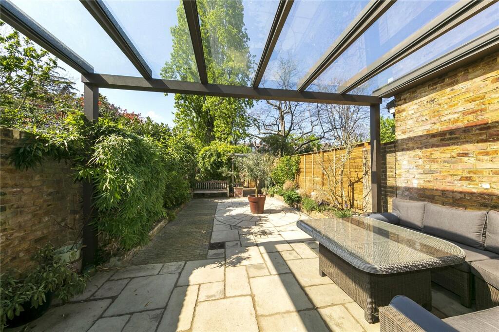 House in Twickenham - View 2