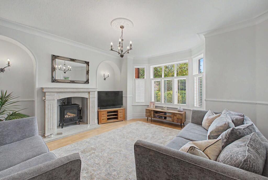 Main image of property: Higher Knutsford Road, Stockton Heath, WA4