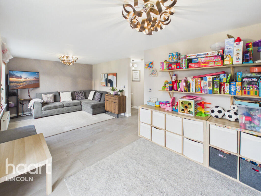 House in West Lindsey, Saxilby, Saxilby with Ingleby CP - More