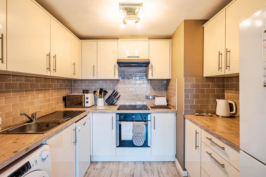 Apartment in Brighton - More