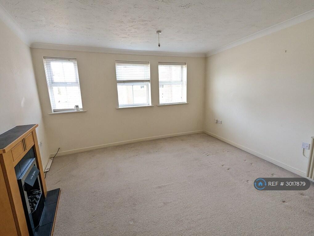 Apartment in Reading - View 2