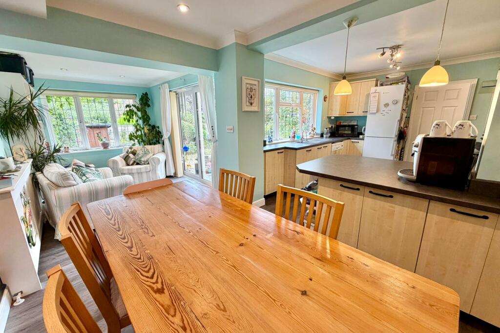 House in Guildford - View 3