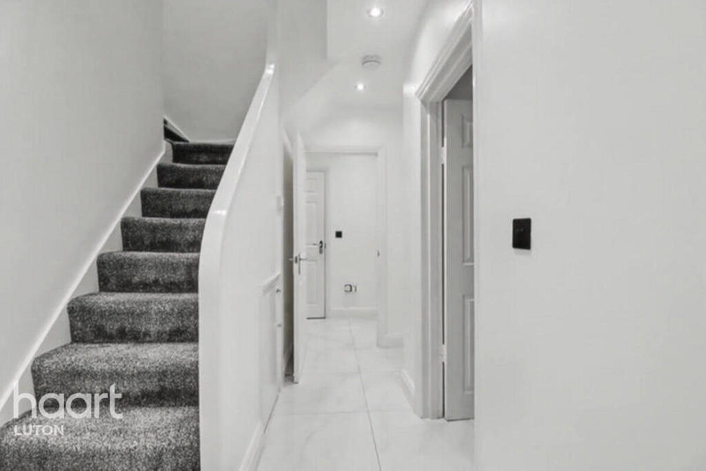 40 Knoll Rise photo 3