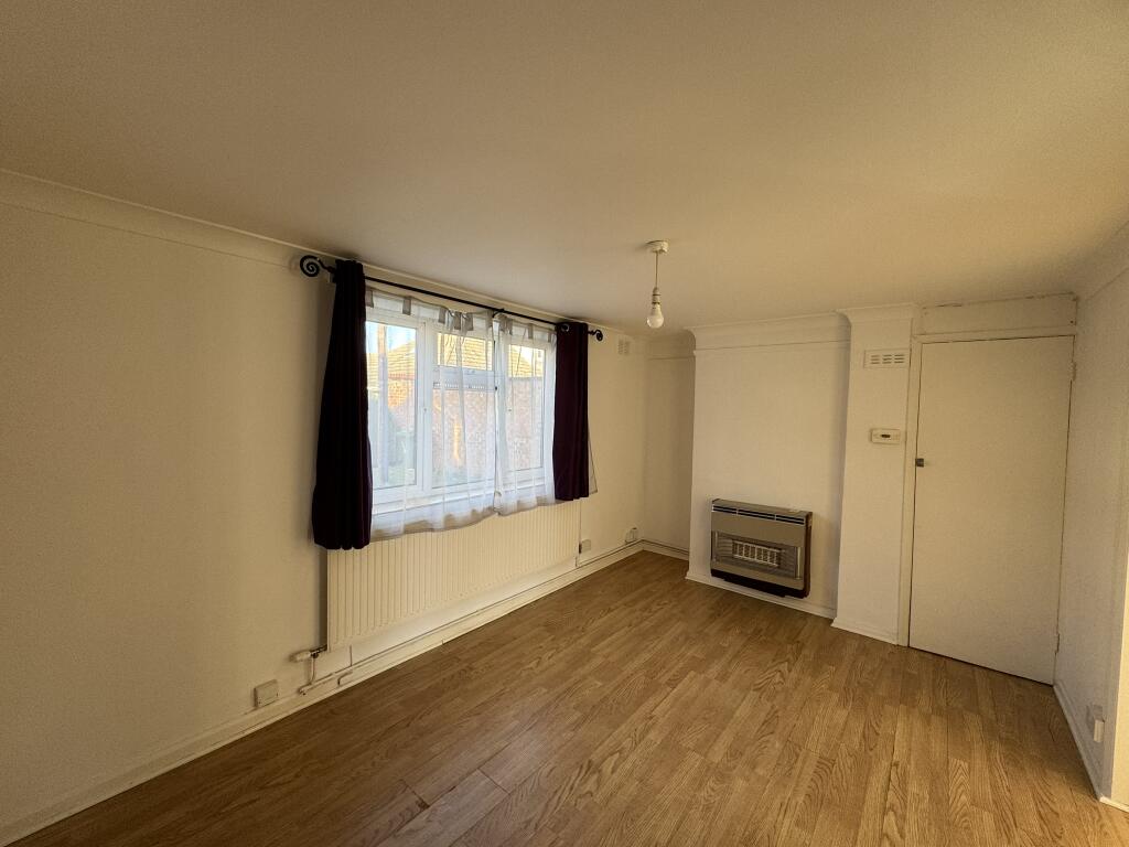 Main image of property: Carlton Way, Cambridge, CB4