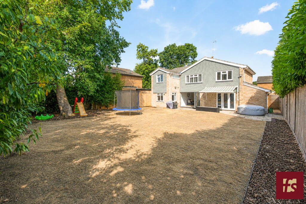 House in Crowthorne, Wokingham - View 4