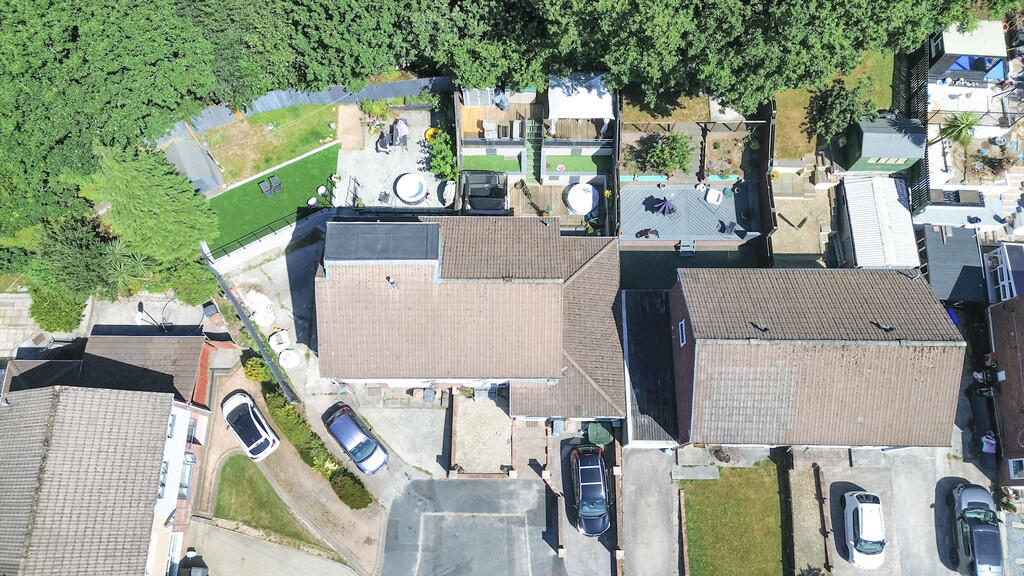 House in Newport - View 2