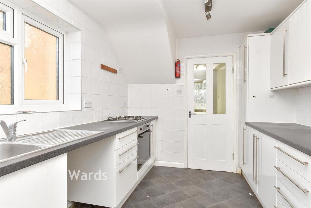 House in Chatham, Walderslade - View 4