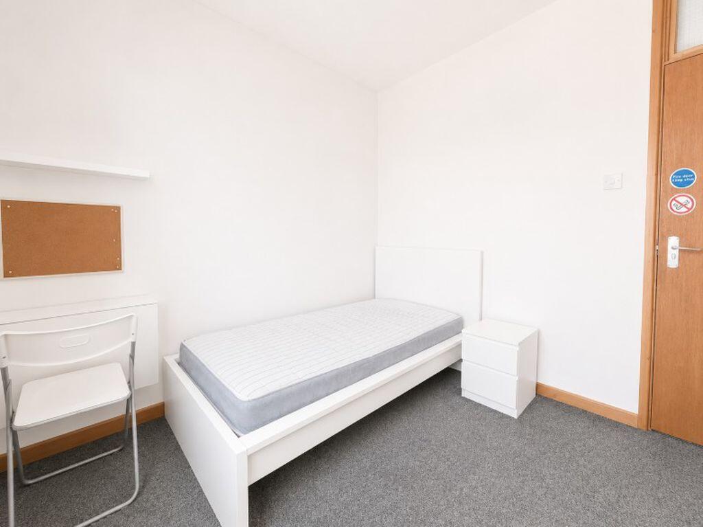 Room, Freemantle Road, Gosport - View 5