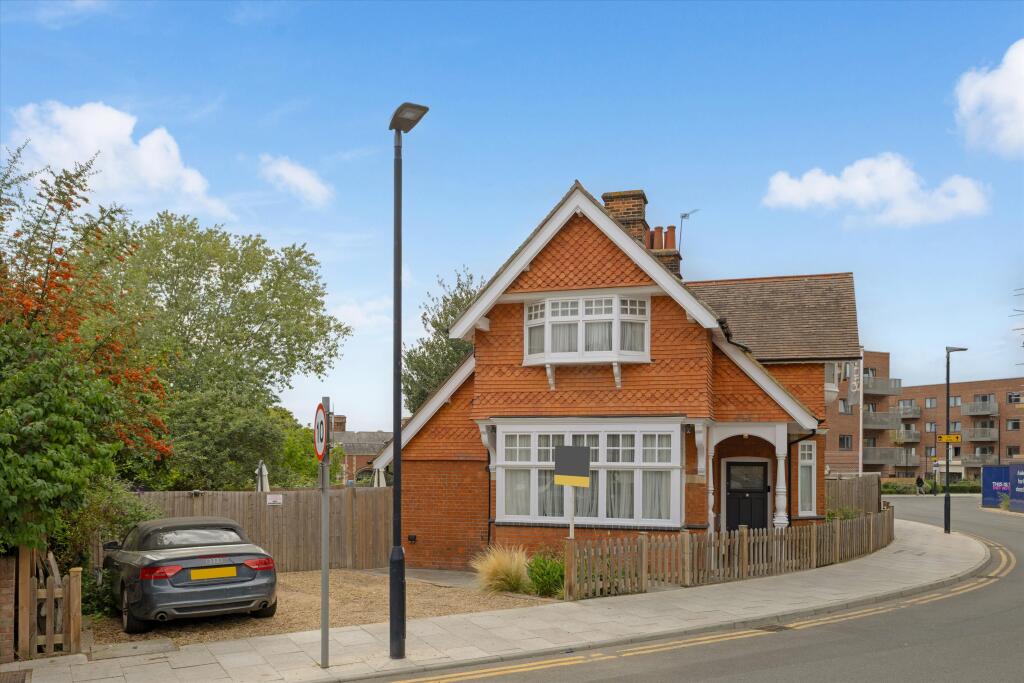 House in London, Springfield Place, Springfield Village - View 2