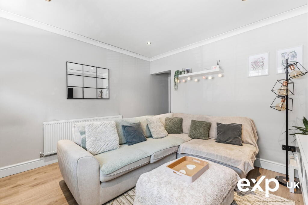 House in Nottingham, Daybrook - More