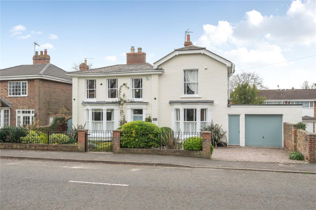 Main image of property: London Road, Spalding, Lincolnshire, PE11