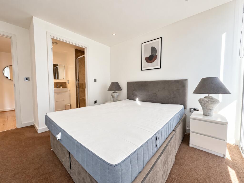 Apartment in London - View 5