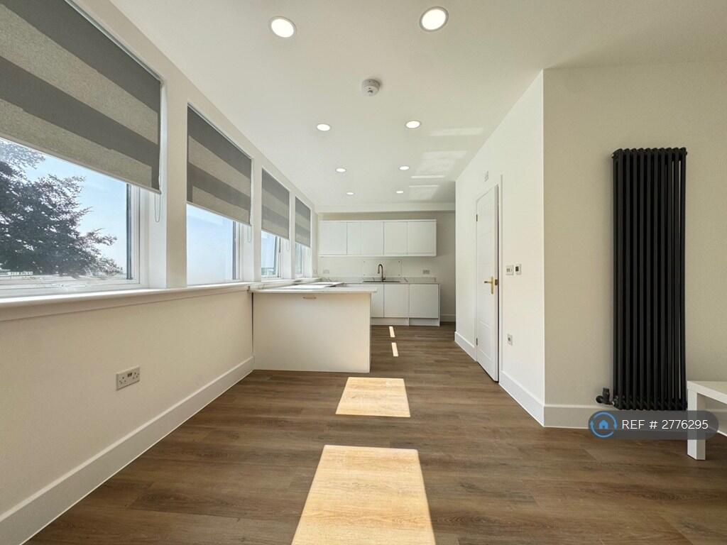 Main image of property: Cardiff Road, Luton, LU1