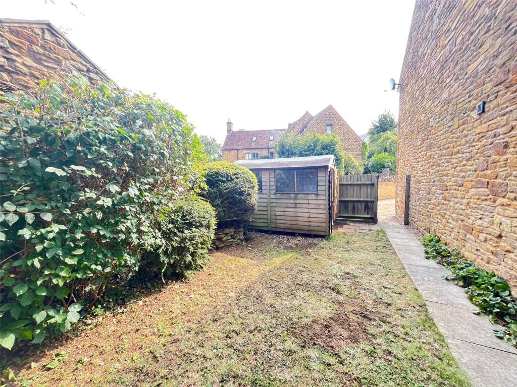 House in Northampton, Badby - More