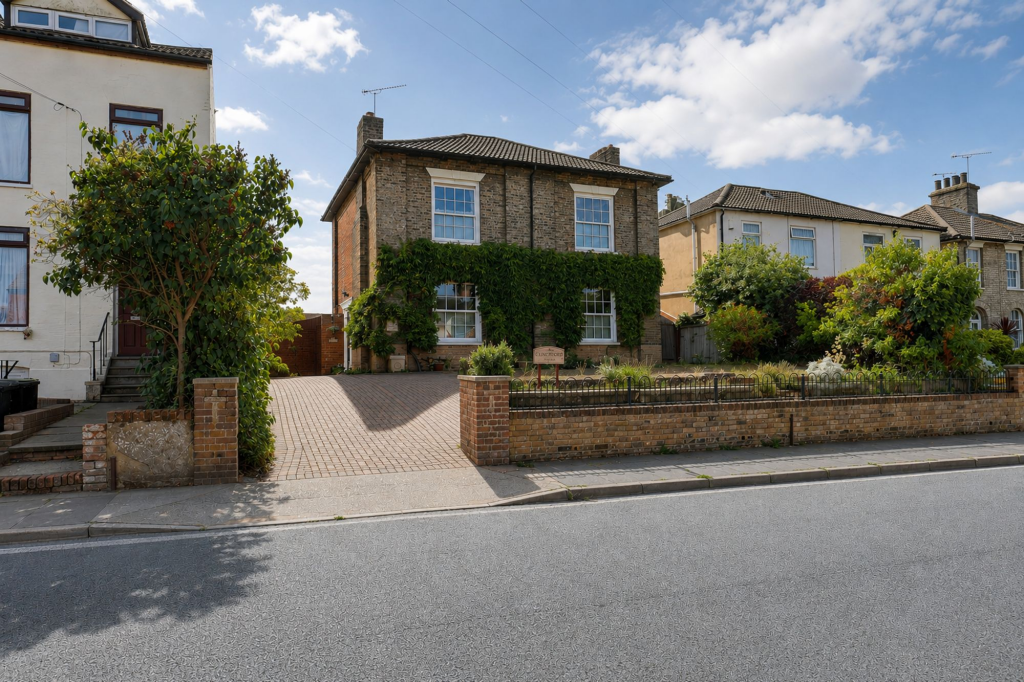 Main image of property: London Road, Ipswich, IP1