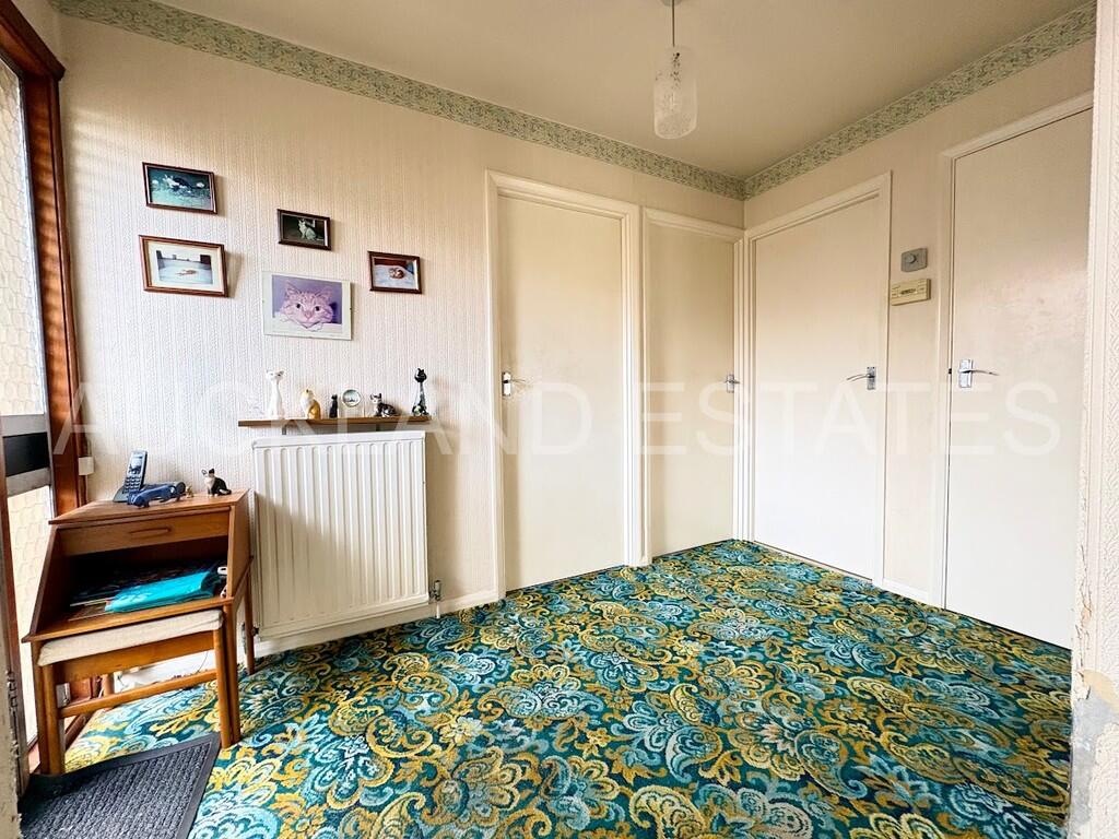 Additional image 9 of Knolles Crescent, Welham Green