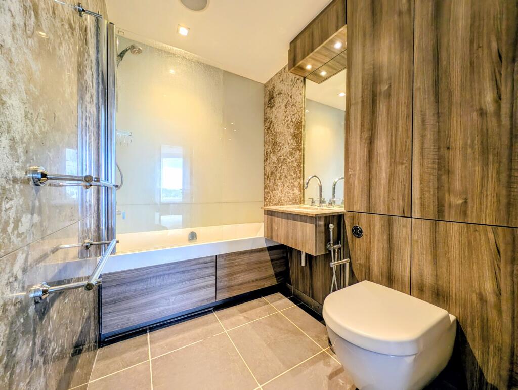 Apartment in Twickenham - View 5