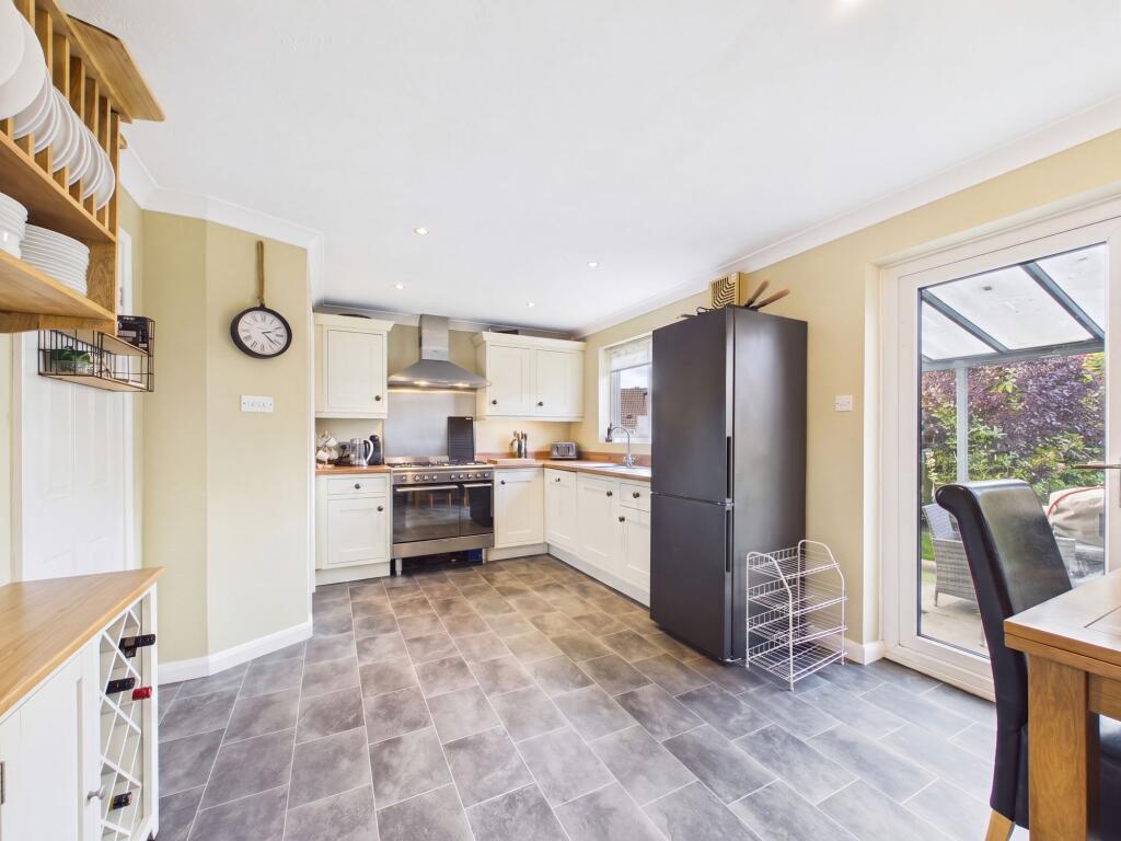 8 Holgate Close, Malton, YO17 7YP photo 3