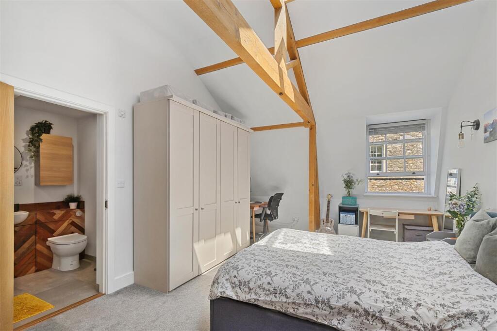 Apartment in Plymouth - View 4
