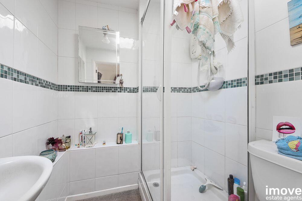 Apartment in Torquay, Torbay - More
