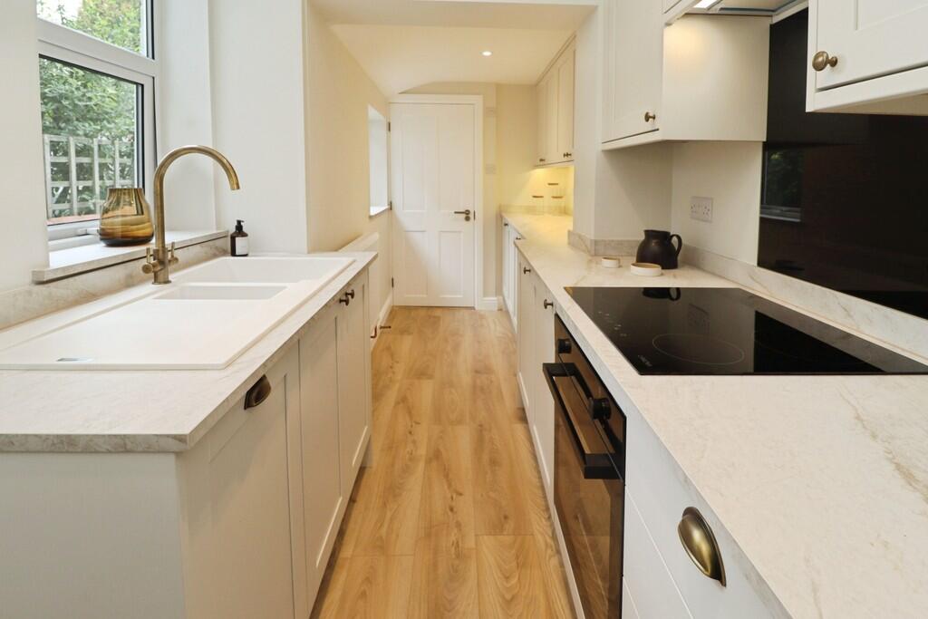 House in Lincoln - View 5