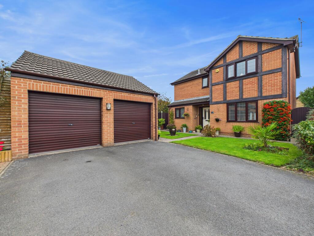 4-bed detached on Swallow Close, Mickleover, £450,000