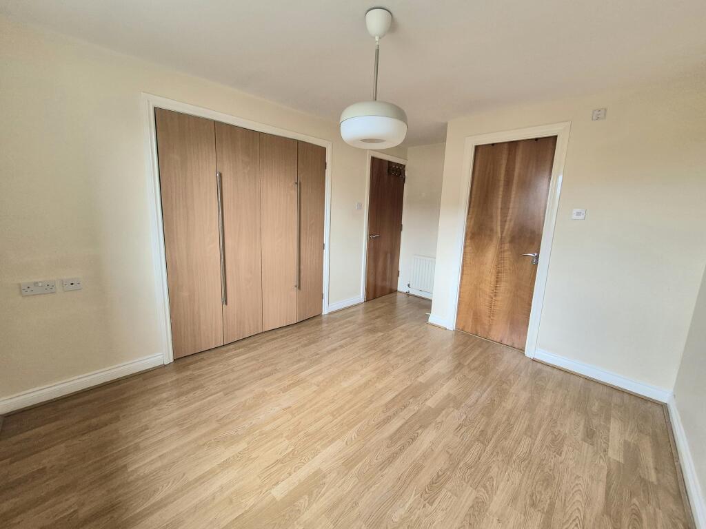 Apartment in Edinburgh, Leith Central - View 5