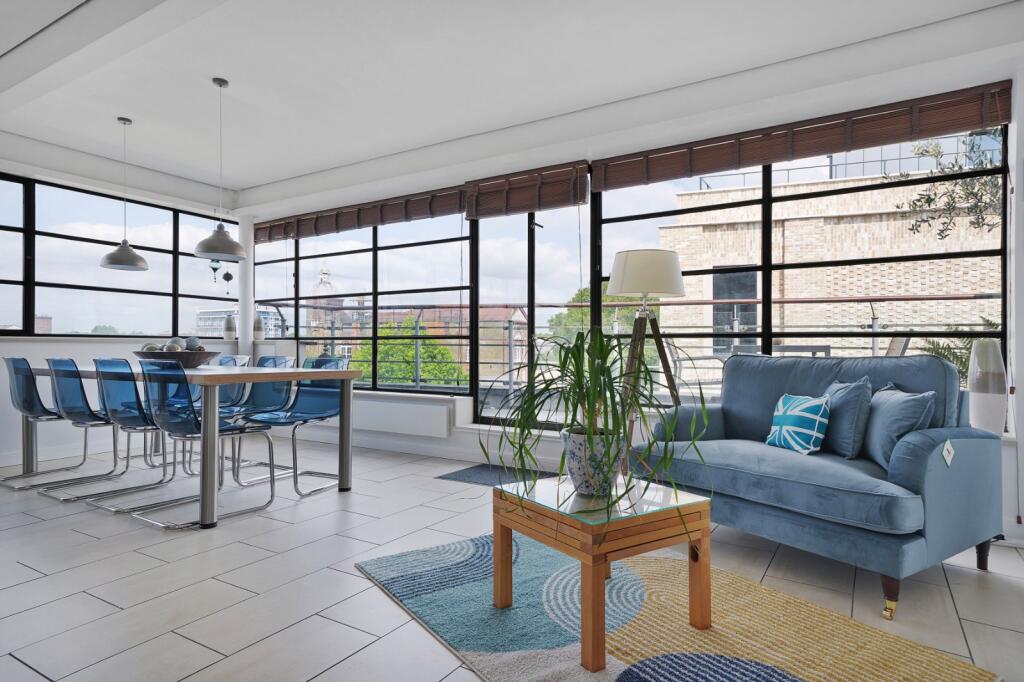2-bed apartment, 104 m²