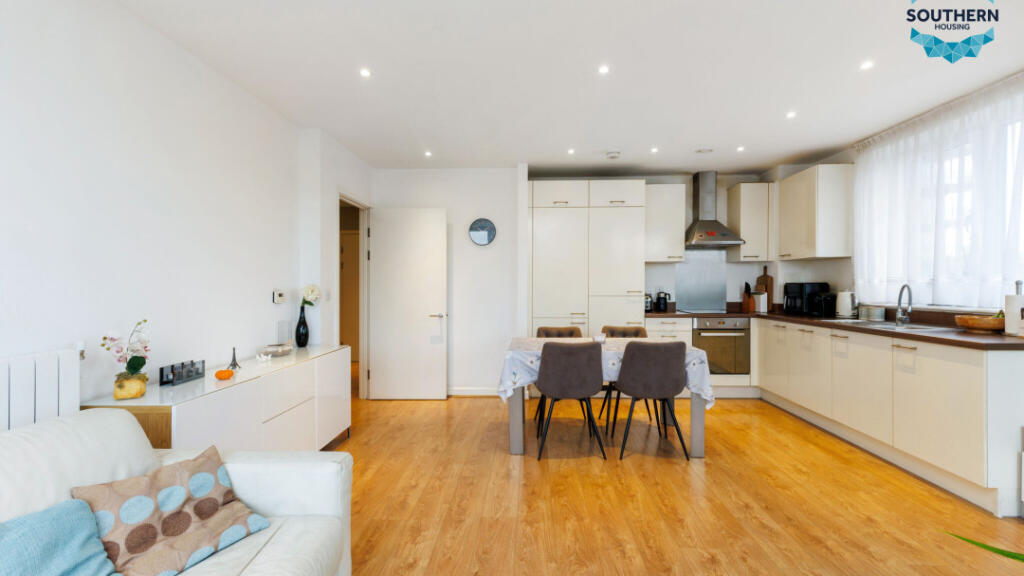 Apartment in London, Royal Borough of Greenwich - More