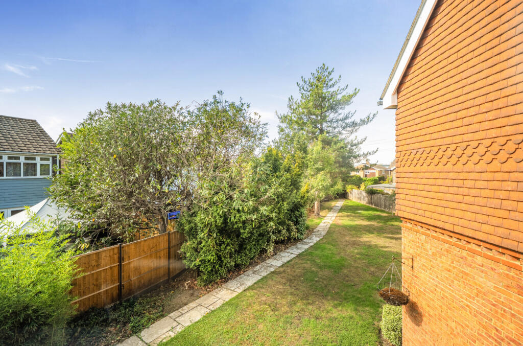 Apartment in Wokingham - View 4