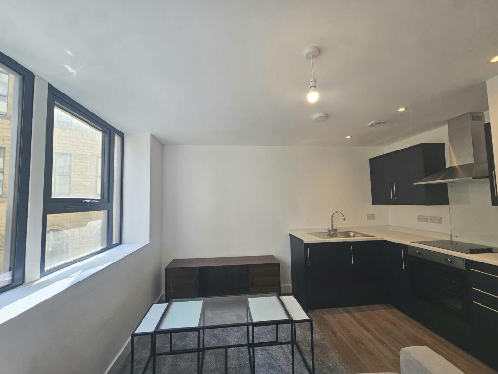 Apartment in Bradford - View 3