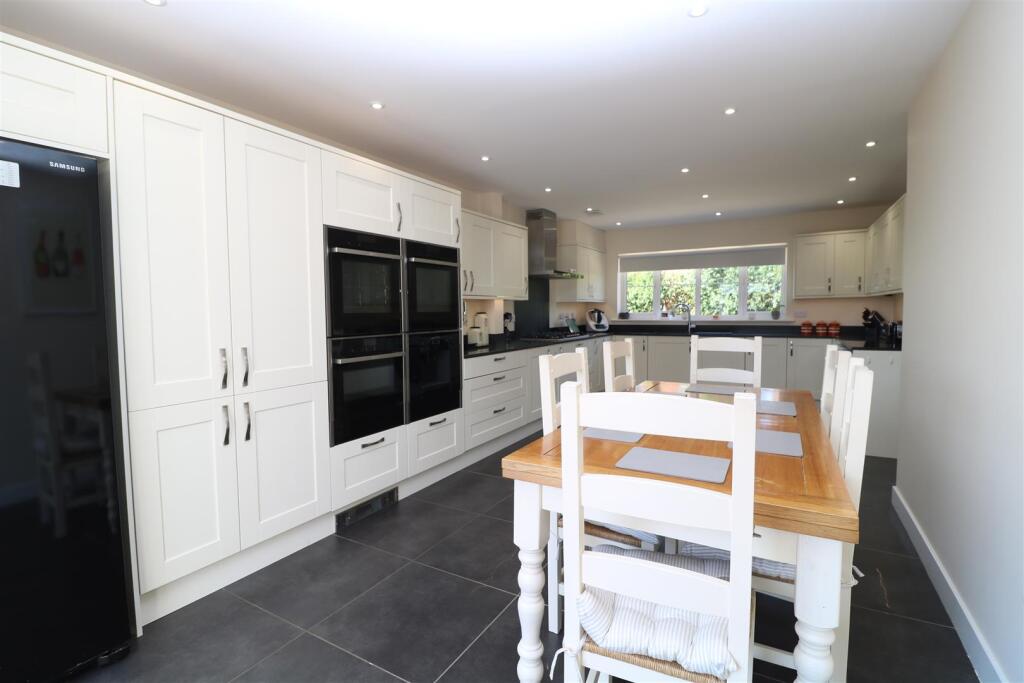 House in Swindon, Melksham - View 4
