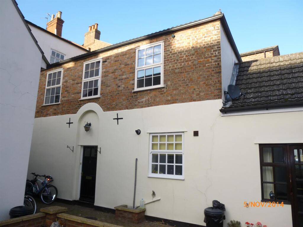 2-bed semi-detached on Spalding, £149,950
