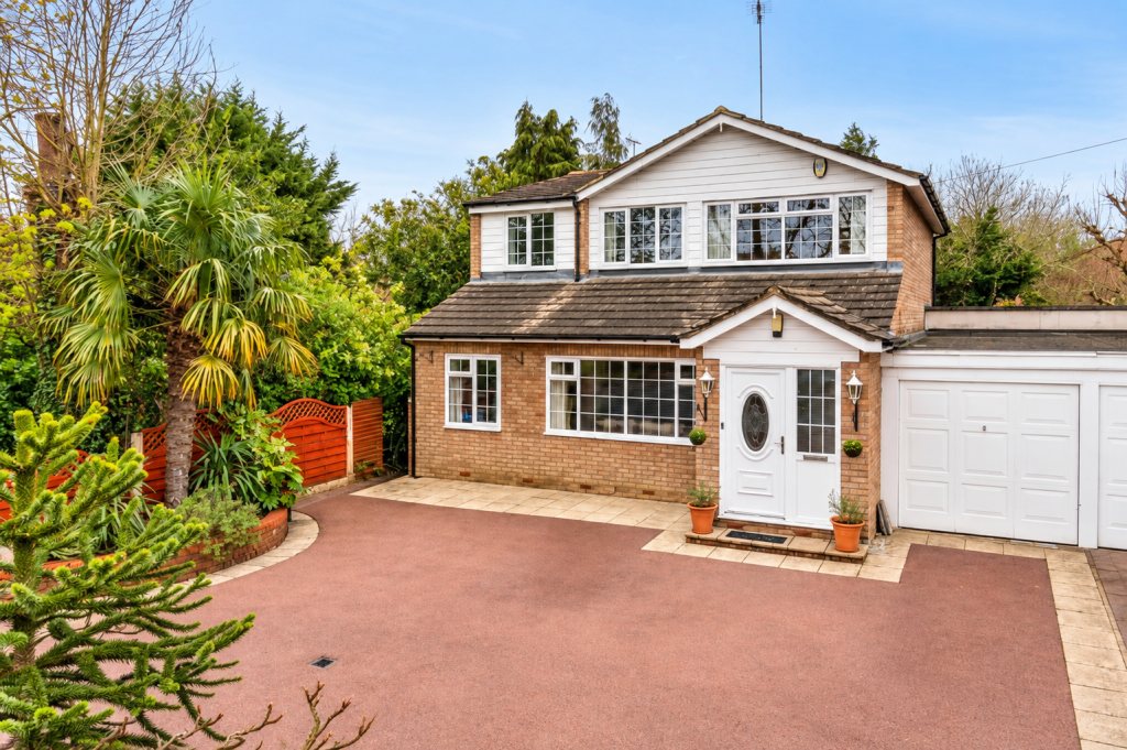 4-bed detached on Middle Street, Essex, EN9, £755,000