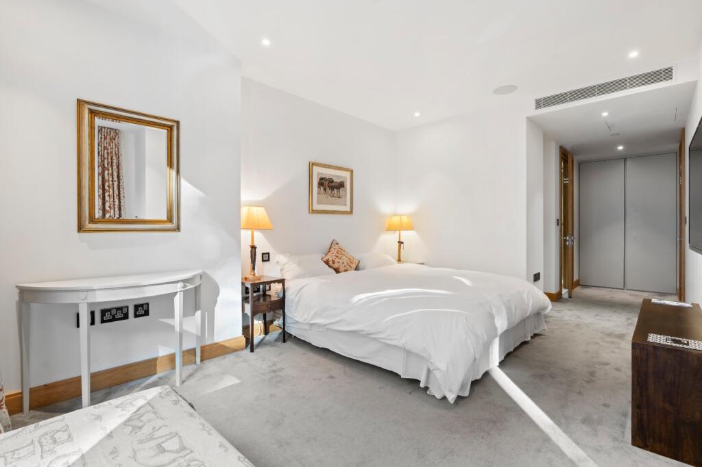 Apartment in London, Westminster, Millbank - View 2