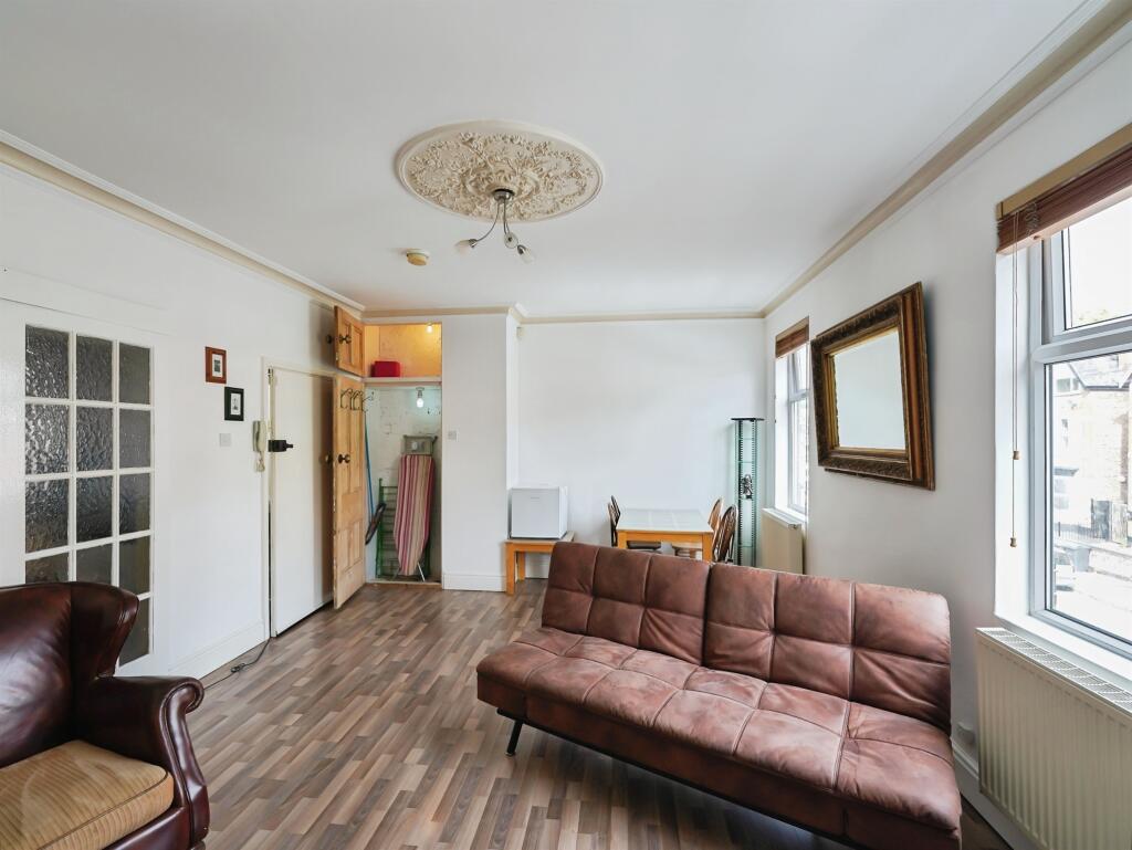 Apartment in Birmingham, West Midlands - View 3