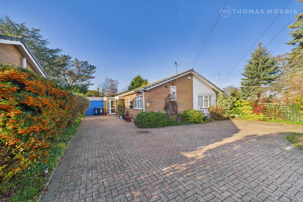 3-bed bungalow on Drury Lane, Colne, Huntingdon, Cambridgeshire, PE28, £475,000