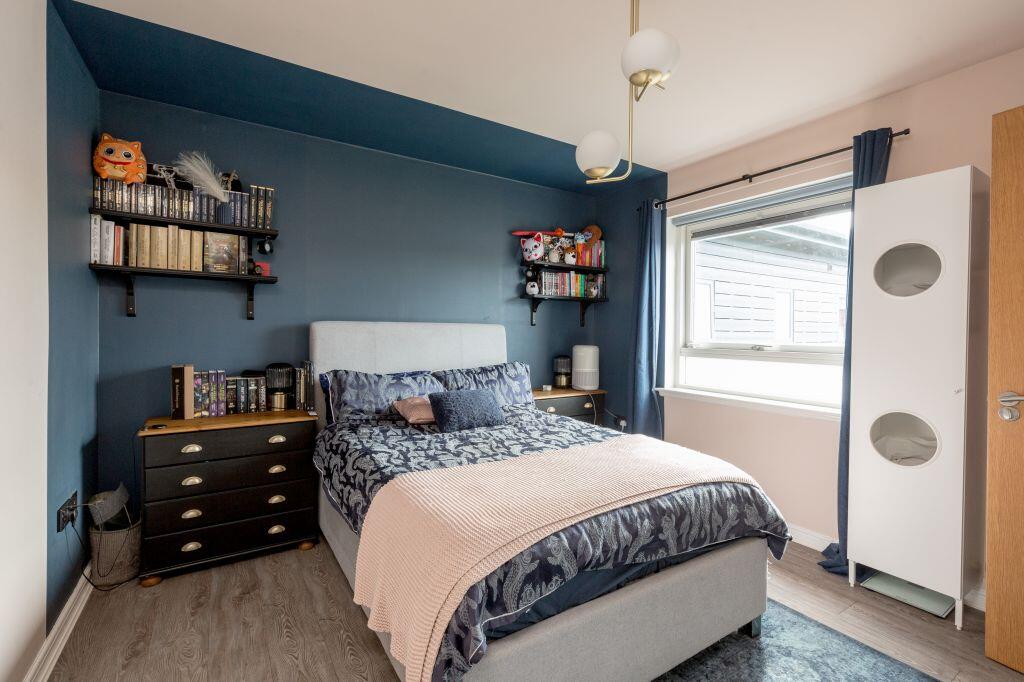 Apartment in Edinburgh - More