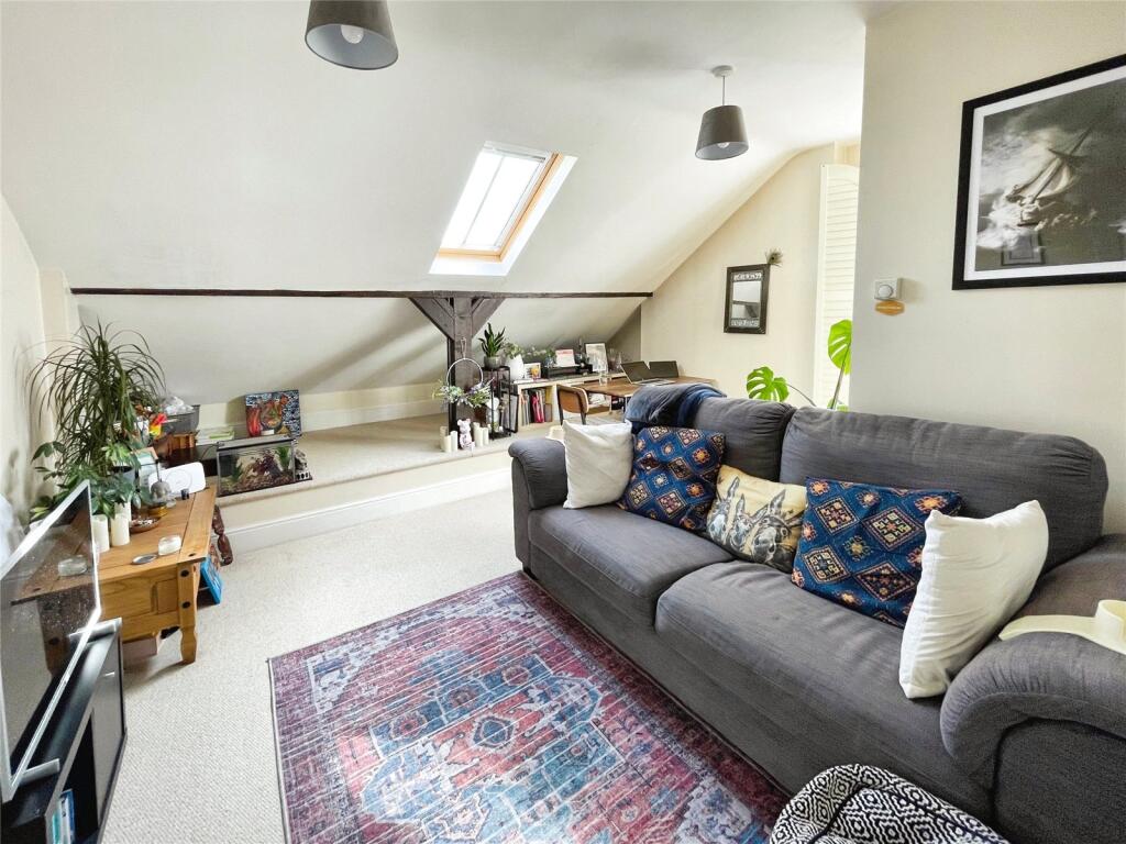 Apartment in Warwick, Milverton, Royal Leamington Spa - More