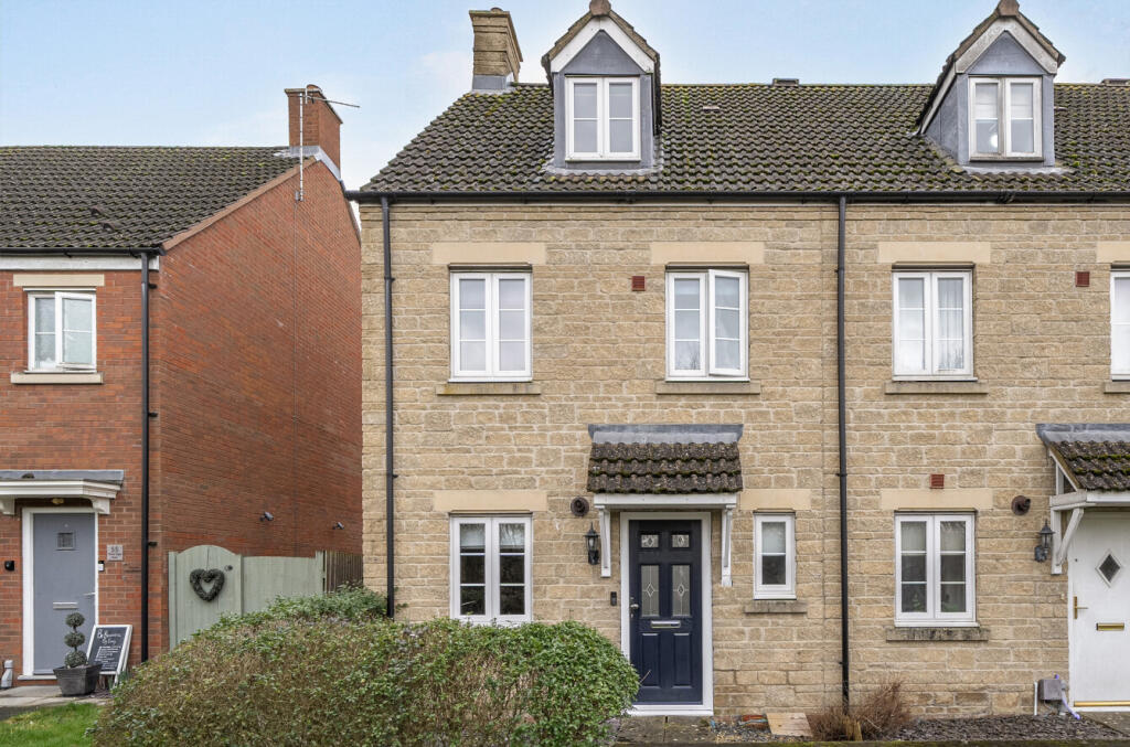 3-bed terraced on White Eagle Road, Haydon End, Swindon, SN25, £300,000