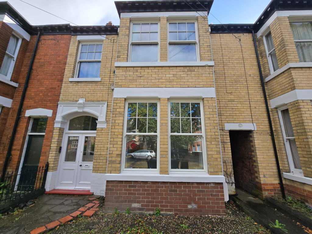 Main image of property: 31 Westbourne Avenue, Princes Avenue, Hull, Yorkshire, HU5