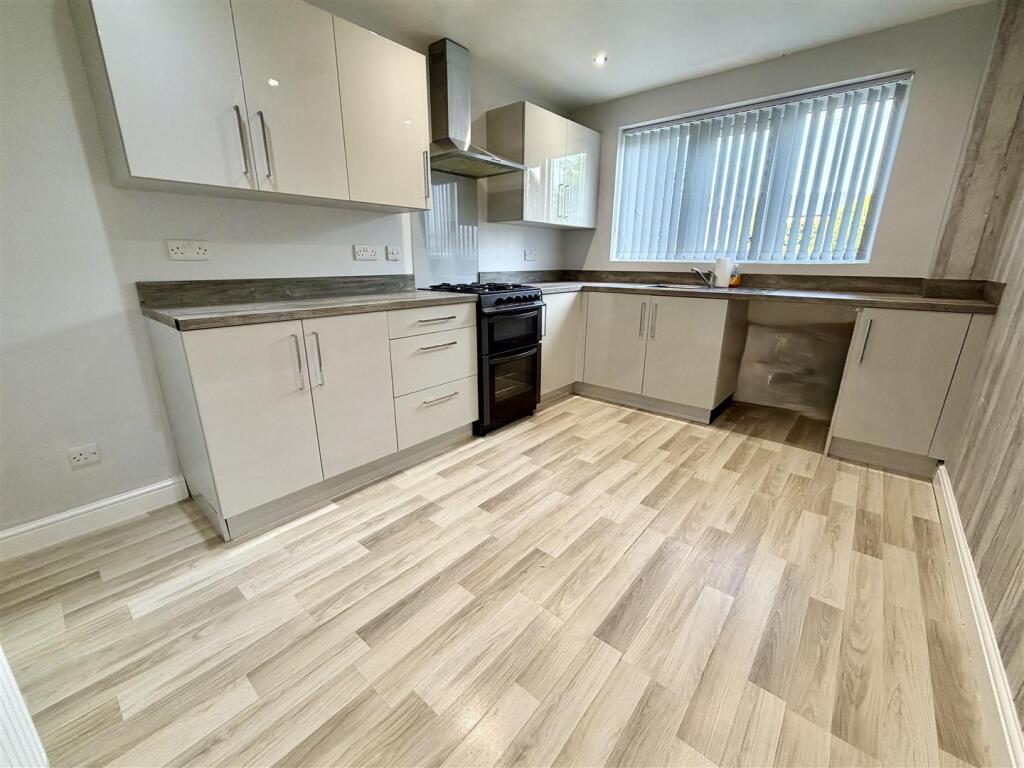 House in Leeds, Allerton Bywater - View 5