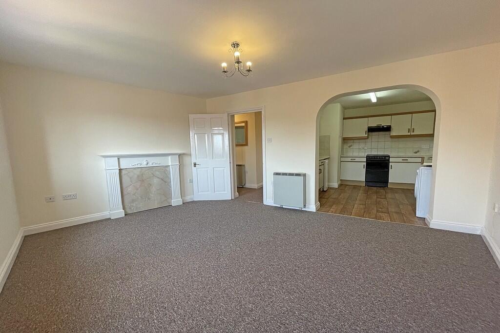 Apartment in Warwick - View 4