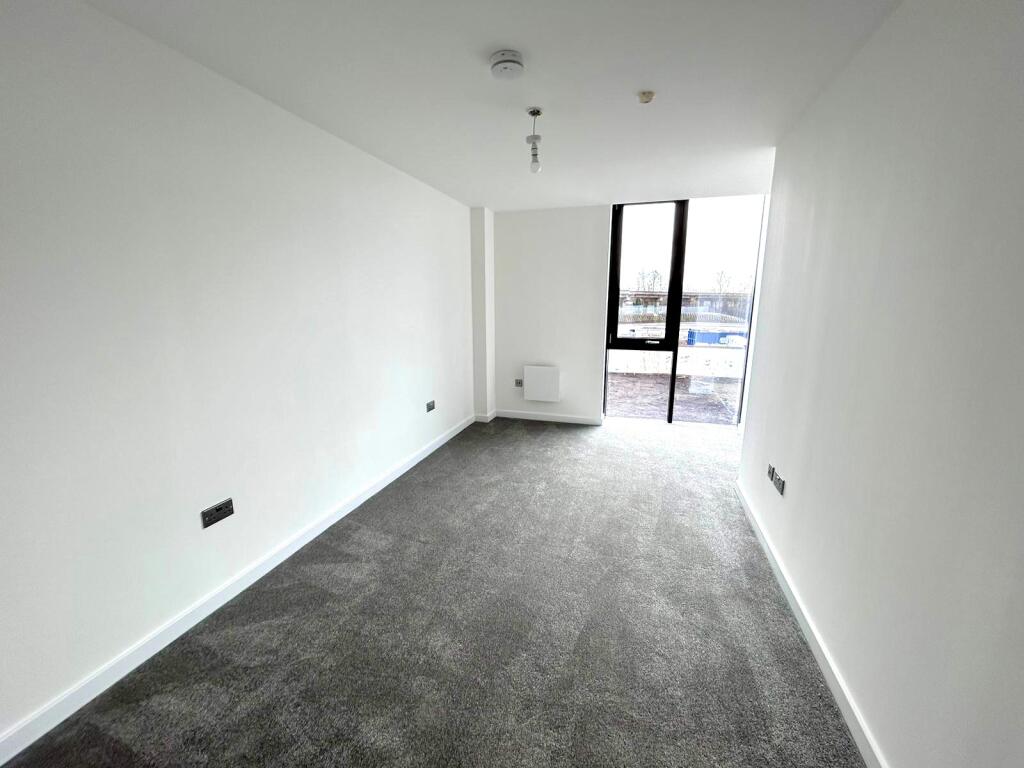 Apartment in Milton Keynes - View 4