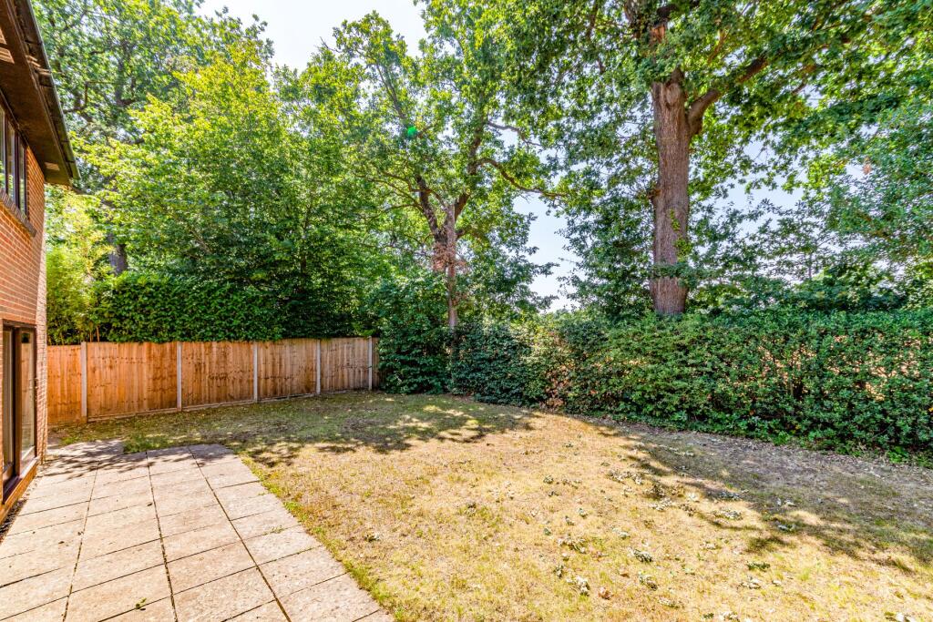 House in Woking, Surrey - View 4