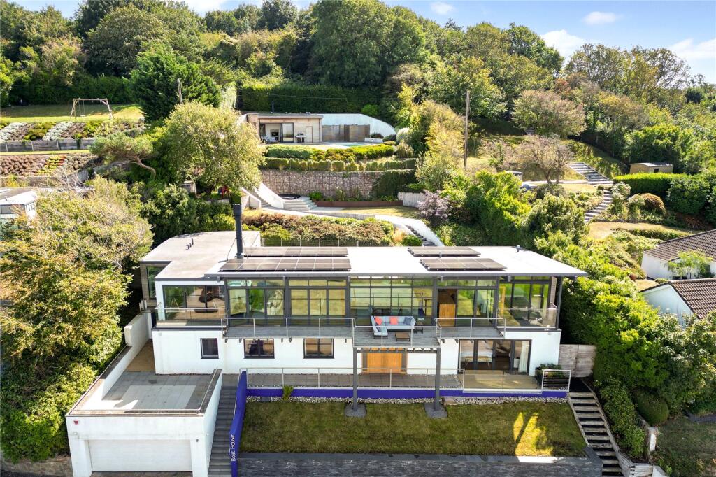 Main image of property: Ladye Bay, Clevedon, North Somerset, BS21