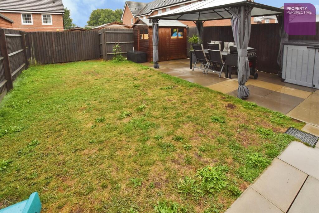 House in Nuneaton and Bedworth, Grove Farm, Camp Hill - View 3