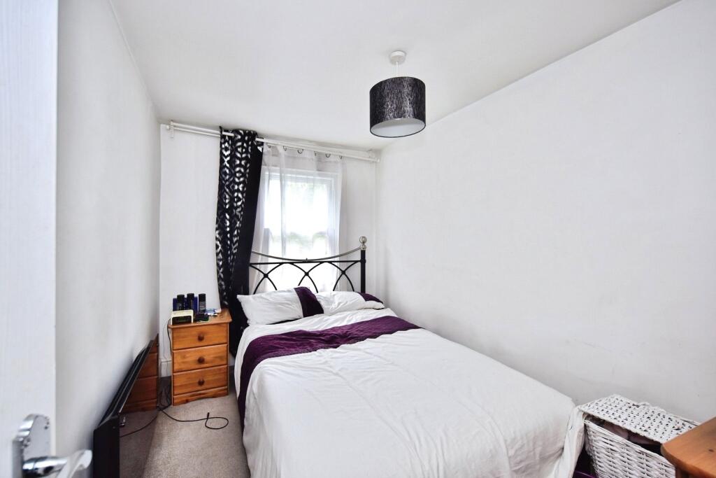 Apartment in Rochester - More
